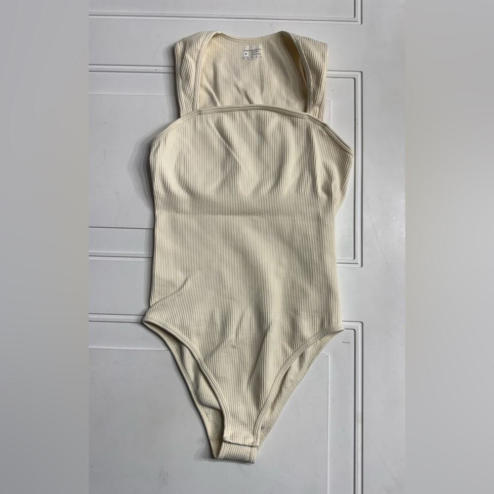OQQ Cream Ribbed Square Neck Ribbed Bodysuit Women’s‎ Size Medium
